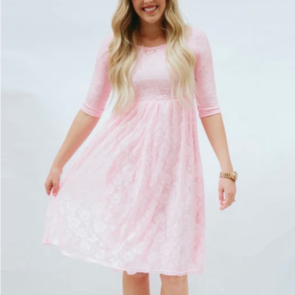 NEW Sweetheart Lace Dress